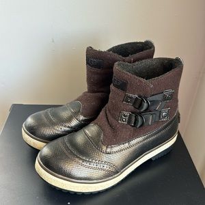 UGG WOMENS WATERPROOF SHOES
